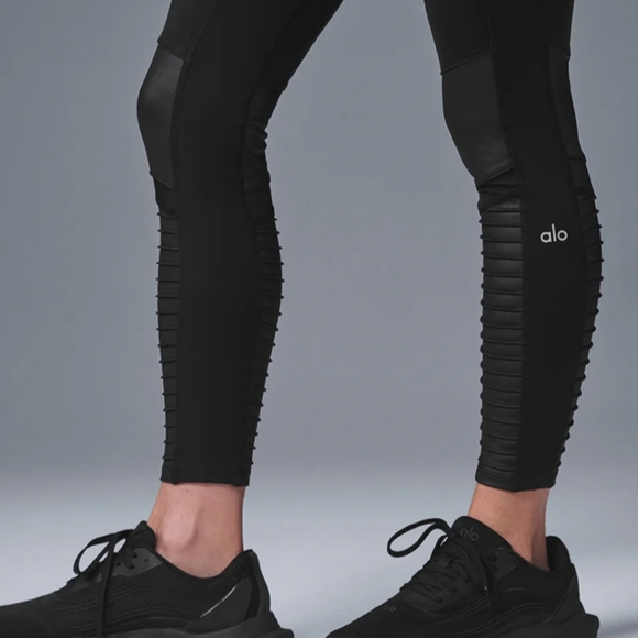 Alo 7/8 High-Waist Moto Legging Black High-Waisted Leggings - XS - Picture 3 of 16